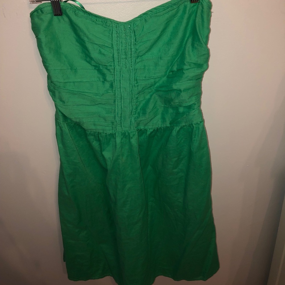 Green strapless dress
